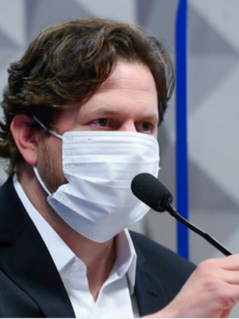 Danilo Trento, diretor da Precisa, depondo à CPI da Covid em 2021